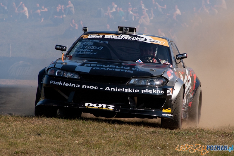 n-gine Driftingowe Mistrzostwa Polski 2011 - Tor Poznań 2.10.2011 r. Foto: LepszyPOZNAN.pl / Paweł Rychter n-gine Driftingowe Mistrzostwa Polski 2011 - Tor Poznań 2.10.2011 r. Foto: LepszyPOZNAN.pl / Paweł Rychter