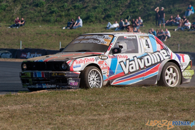 n-gine Driftingowe Mistrzostwa Polski 2011 - Tor Poznań 2.10.2011 r. Foto: LepszyPOZNAN.pl / Paweł Rychter n-gine Driftingowe Mistrzostwa Polski 2011 - Tor Poznań 2.10.2011 r. Foto: LepszyPOZNAN.pl / Paweł Rychter