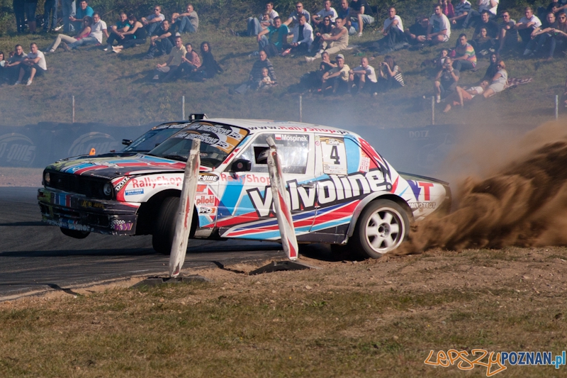 n-gine Driftingowe Mistrzostwa Polski 2011 - Tor Poznań 2.10.2011 r. Foto: LepszyPOZNAN.pl / Paweł Rychter n-gine Driftingowe Mistrzostwa Polski 2011 - Tor Poznań 2.10.2011 r. Foto: LepszyPOZNAN.pl / Paweł Rychter