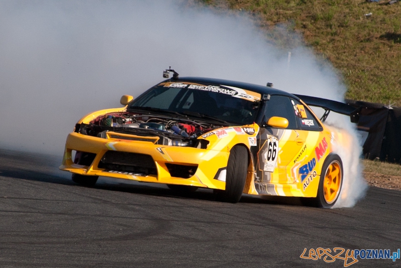 n-gine Driftingowe Mistrzostwa Polski 2011 - Tor Poznań 2.10.2011 r. Foto: LepszyPOZNAN.pl / Paweł Rychter n-gine Driftingowe Mistrzostwa Polski 2011 - Tor Poznań 2.10.2011 r. Foto: LepszyPOZNAN.pl / Paweł Rychter