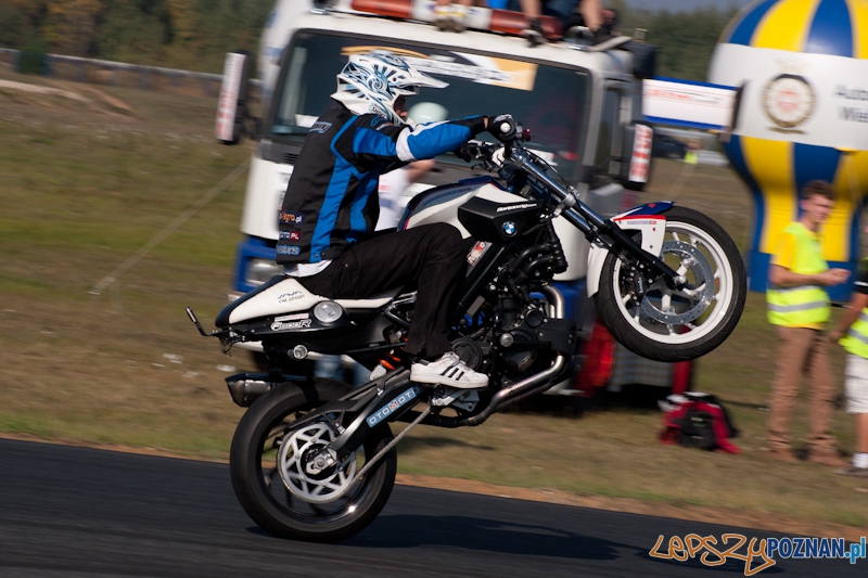 n-gine Driftingowe Mistrzostwa Polski 2011 - Tor Poznań 2.10.2011 r. Foto: LepszyPOZNAN.pl / Paweł Rychter n-gine Driftingowe Mistrzostwa Polski 2011 - Tor Poznań 2.10.2011 r. Foto: LepszyPOZNAN.pl / Paweł Rychter