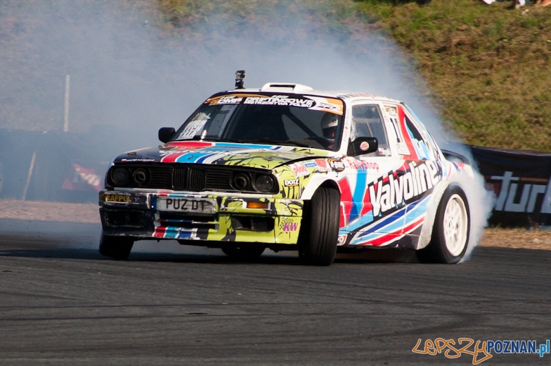 n-gine Driftingowe Mistrzostwa Polski 2011 - Tor Poznań 2.10.2011 r. Foto: LepszyPOZNAN.pl / Paweł Rychter n-gine Driftingowe Mistrzostwa Polski 2011 - Tor Poznań 2.10.2011 r. Foto: LepszyPOZNAN.pl / Paweł Rychter