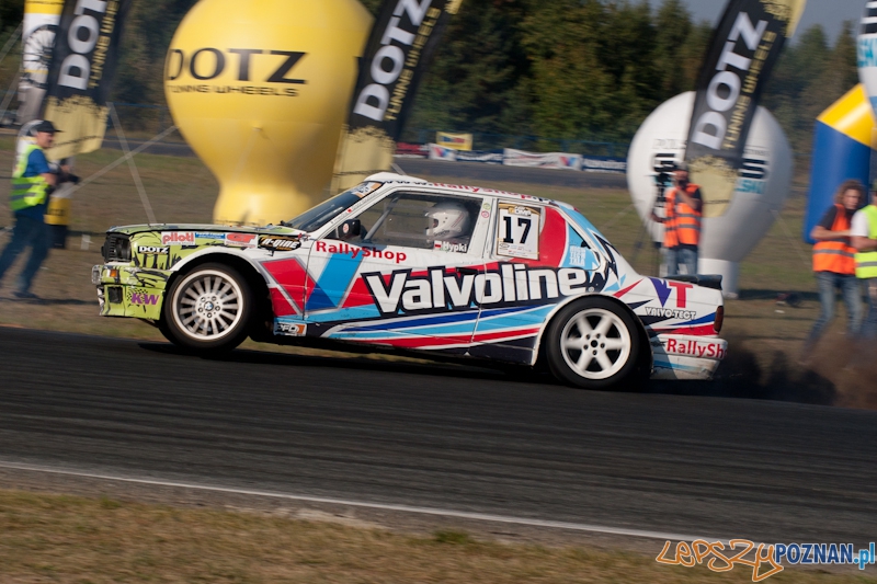 n-gine Driftingowe Mistrzostwa Polski 2011 - Tor Poznań 2.10.2011 r. Foto: LepszyPOZNAN.pl / Paweł Rychter n-gine Driftingowe Mistrzostwa Polski 2011 - Tor Poznań 2.10.2011 r. Foto: LepszyPOZNAN.pl / Paweł Rychter