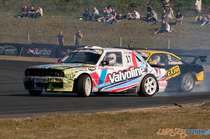n-gine Driftingowe Mistrzostwa Polski 2011 - Tor Poznań 2.10.2011 r. Foto: LepszyPOZNAN.pl / Paweł Rychter n-gine Driftingowe Mistrzostwa Polski 2011 - Tor Poznań 2.10.2011 r. Foto: LepszyPOZNAN.pl / Paweł Rychter