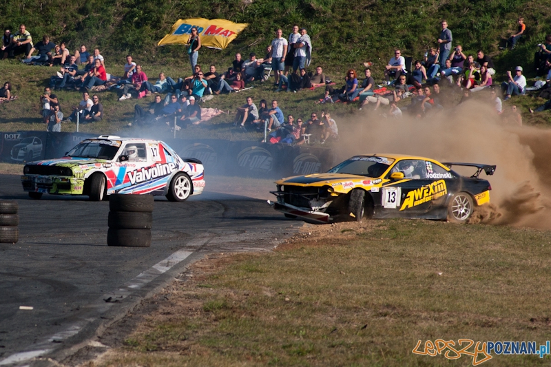 n-gine Driftingowe Mistrzostwa Polski 2011 - Tor Poznań 2.10.2011 r. Foto: LepszyPOZNAN.pl / Paweł Rychter n-gine Driftingowe Mistrzostwa Polski 2011 - Tor Poznań 2.10.2011 r. Foto: LepszyPOZNAN.pl / Paweł Rychter