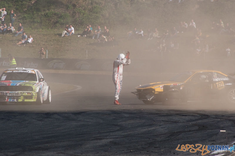 n-gine Driftingowe Mistrzostwa Polski 2011 - Tor Poznań 2.10.2011 r. Foto: LepszyPOZNAN.pl / Paweł Rychter n-gine Driftingowe Mistrzostwa Polski 2011 - Tor Poznań 2.10.2011 r. Foto: LepszyPOZNAN.pl / Paweł Rychter