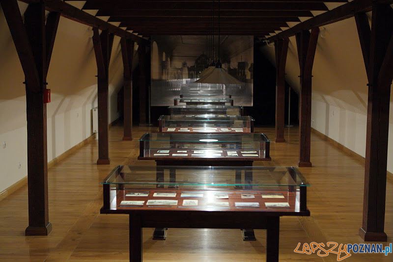 Wernisaż wystawy Cerkwie polskie – obraz przemienionego świata - gabloty Foto: Maciej Kaczyński Wernisaż wystawy Cerkwie polskie – obraz przemienionego świata - gabloty Foto: Maciej Kaczyński