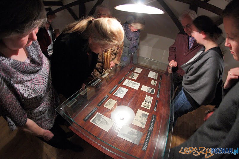 Pocztówki na wystawie Wernisaż wystawy Cerkwie polskie – obraz przemienionego świata Foto: Maciej Kaczyński Pocztówki na wystawie Wernisaż wystawy Cerkwie polskie – obraz przemienionego świata Foto: Maciej Kaczyński