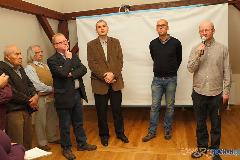 Autorzy Wystawy Cerkwie polskie – obraz przemienionego świata" - od prawej Przemysław Prasnowski (organizator Dni Kultury), kurator Wojciech Luchowski, Aleksander Sosna, Jan Słodowski Foto: Maciej Kaczyński Autorzy Wystawy Cerkwie polskie – obraz przemienionego świata" - od prawej Przemysław Prasnowski (organizator Dni Kultury), kurator Wojciech Luchowski, Aleksander Sosna, Jan Słodowski Foto: Maciej Kaczyński