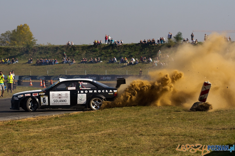n-gine Driftingowe Mistrzostwa Polski 2011 - Tor Poznań 2.10.2011 r. Foto: lepszyPOZNAN.pl / Piotr Rychter n-gine Driftingowe Mistrzostwa Polski 2011 - Tor Poznań 2.10.2011 r. Foto: lepszyPOZNAN.pl / Piotr Rychter