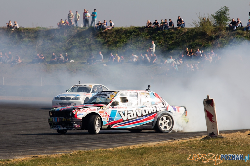 n-gine Driftingowe Mistrzostwa Polski 2011 - Tor Poznań 2.10.2011 r. Foto: lepszyPOZNAN.pl / Piotr Rychter n-gine Driftingowe Mistrzostwa Polski 2011 - Tor Poznań 2.10.2011 r. Foto: lepszyPOZNAN.pl / Piotr Rychter