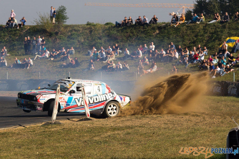 n-gine Driftingowe Mistrzostwa Polski 2011 - Tor Poznań 2.10.2011 r. Foto: lepszyPOZNAN.pl / Piotr Rychter n-gine Driftingowe Mistrzostwa Polski 2011 - Tor Poznań 2.10.2011 r. Foto: lepszyPOZNAN.pl / Piotr Rychter