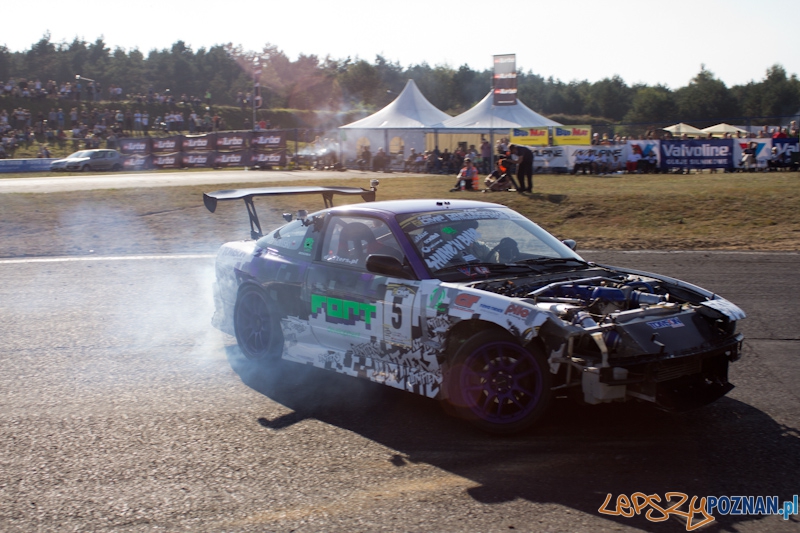 n-gine Driftingowe Mistrzostwa Polski 2011 - Tor Poznań 2.10.2011 r. Foto: lepszyPOZNAN.pl / Piotr Rychter n-gine Driftingowe Mistrzostwa Polski 2011 - Tor Poznań 2.10.2011 r. Foto: lepszyPOZNAN.pl / Piotr Rychter
