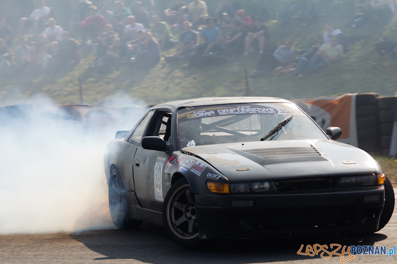 n-gine Driftingowe Mistrzostwa Polski 2011 - Tor Poznań 2.10.2011 r. Foto: lepszyPOZNAN.pl / Piotr Rychter n-gine Driftingowe Mistrzostwa Polski 2011 - Tor Poznań 2.10.2011 r. Foto: lepszyPOZNAN.pl / Piotr Rychter