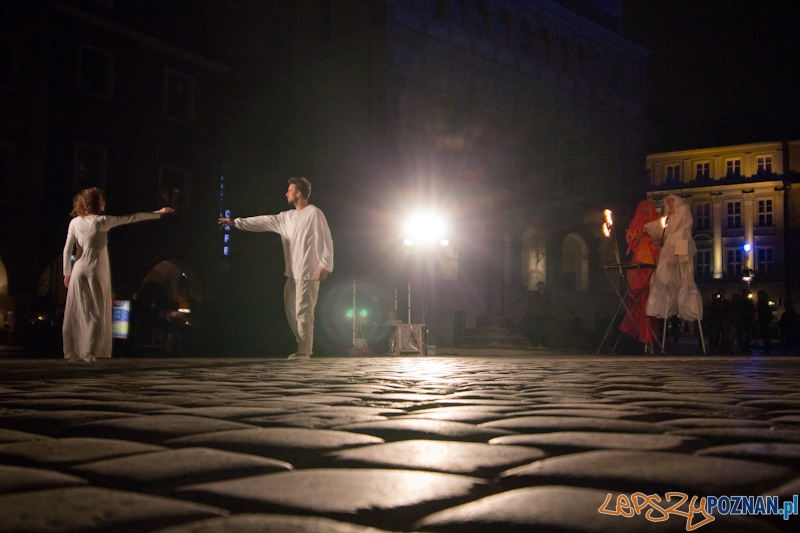 Jesienna Kampania Teatralna - Teatr Ewolucji Cienia - Fin Amor - Stary Rynek 8.09.2011 r. Foto: lepszyPOZNAN.pl / Piotr Rychter Jesienna Kampania Teatralna - Teatr Ewolucji Cienia - Fin Amor - Stary Rynek 8.09.2011 r. Foto: lepszyPOZNAN.pl / Piotr Rychter