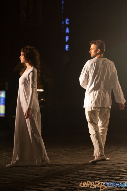 Jesienna Kampania Teatralna - Teatr Ewolucji Cienia - Fin Amor - Stary Rynek 8.09.2011 r. Foto: lepszyPOZNAN.pl / Piotr Rychter Jesienna Kampania Teatralna - Teatr Ewolucji Cienia - Fin Amor - Stary Rynek 8.09.2011 r. Foto: lepszyPOZNAN.pl / Piotr Rychter