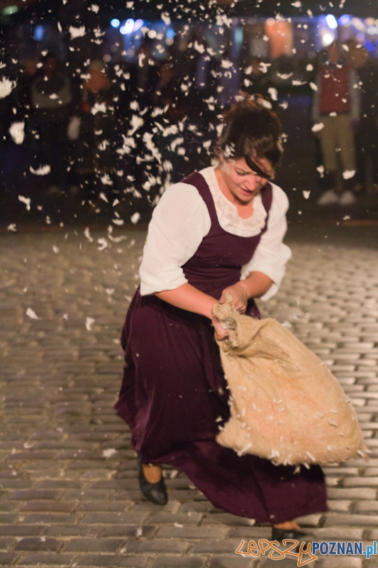 Jesienna Kampania Teatralna - Teatr Ewolucji Cienia - Fin Amor - Stary Rynek 8.09.2011 r. Foto: lepszyPOZNAN.pl / Piotr Rychter Jesienna Kampania Teatralna - Teatr Ewolucji Cienia - Fin Amor - Stary Rynek 8.09.2011 r. Foto: lepszyPOZNAN.pl / Piotr Rychter