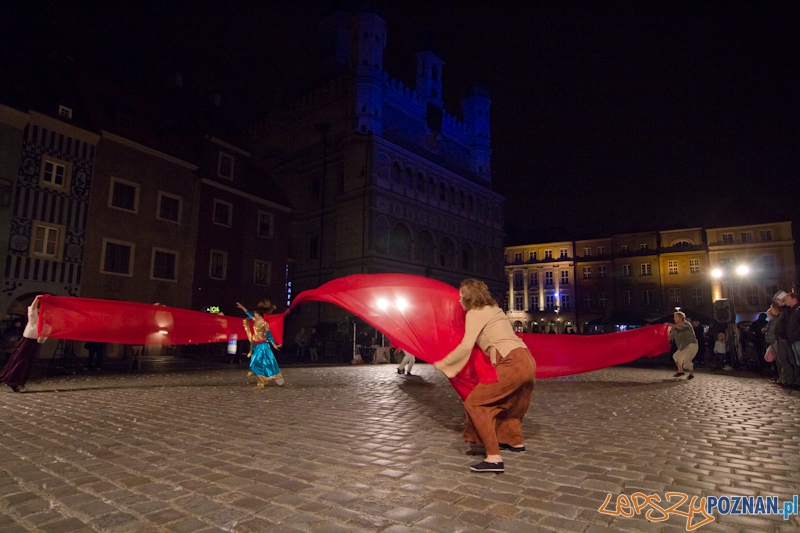 Jesienna Kampania Teatralna - Teatr Ewolucji Cienia - Fin Amor - Stary Rynek 8.09.2011 r. Foto: lepszyPOZNAN.pl / Piotr Rychter Jesienna Kampania Teatralna - Teatr Ewolucji Cienia - Fin Amor - Stary Rynek 8.09.2011 r. Foto: lepszyPOZNAN.pl / Piotr Rychter