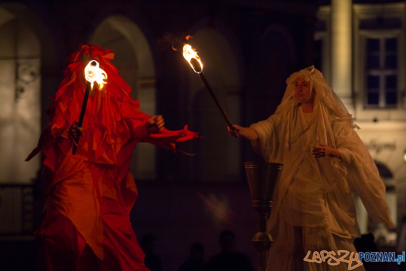 Jesienna Kampania Teatralna - Teatr Ewolucji Cienia - Fin Amor - Stary Rynek 8.09.2011 r. Foto: lepszyPOZNAN.pl / Piotr Rychter Jesienna Kampania Teatralna - Teatr Ewolucji Cienia - Fin Amor - Stary Rynek 8.09.2011 r. Foto: lepszyPOZNAN.pl / Piotr Rychter