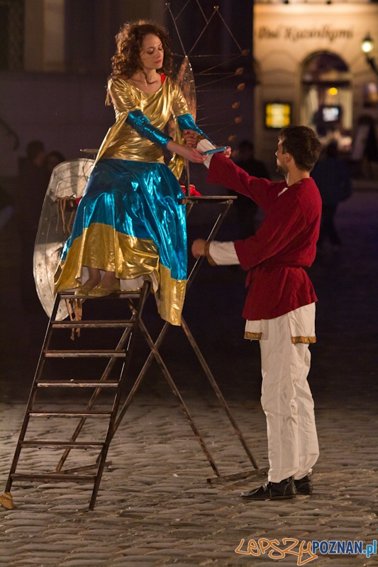 Jesienna Kampania Teatralna - Teatr Ewolucji Cienia - Fin Amor - Stary Rynek 8.09.2011 r. Foto: lepszyPOZNAN.pl / Piotr Rychter Jesienna Kampania Teatralna - Teatr Ewolucji Cienia - Fin Amor - Stary Rynek 8.09.2011 r. Foto: lepszyPOZNAN.pl / Piotr Rychter
