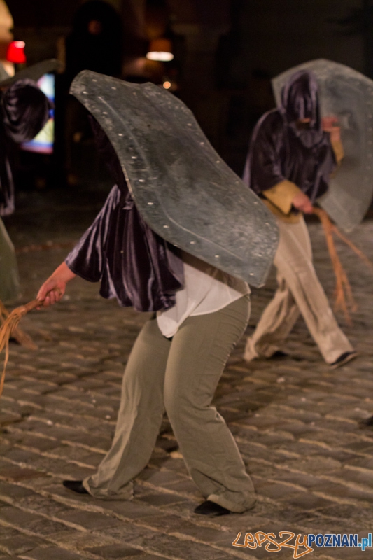 Jesienna Kampania Teatralna - Teatr Ewolucji Cienia - Fin Amor - Stary Rynek 8.09.2011 r. Foto: lepszyPOZNAN.pl / Piotr Rychter Jesienna Kampania Teatralna - Teatr Ewolucji Cienia - Fin Amor - Stary Rynek 8.09.2011 r. Foto: lepszyPOZNAN.pl / Piotr Rychter