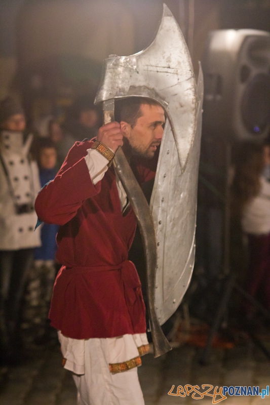 Jesienna Kampania Teatralna - Teatr Ewolucji Cienia - Fin Amor - Stary Rynek 8.09.2011 r. Foto: lepszyPOZNAN.pl / Piotr Rychter Jesienna Kampania Teatralna - Teatr Ewolucji Cienia - Fin Amor - Stary Rynek 8.09.2011 r. Foto: lepszyPOZNAN.pl / Piotr Rychter