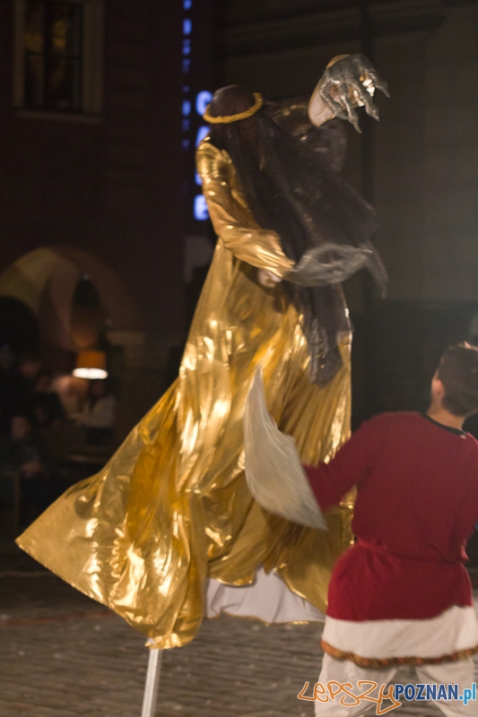 Jesienna Kampania Teatralna - Teatr Ewolucji Cienia - Fin Amor - Stary Rynek 8.09.2011 r. Foto: lepszyPOZNAN.pl / Piotr Rychter Jesienna Kampania Teatralna - Teatr Ewolucji Cienia - Fin Amor - Stary Rynek 8.09.2011 r. Foto: lepszyPOZNAN.pl / Piotr Rychter