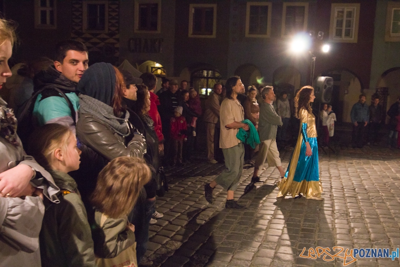 Jesienna Kampania Teatralna - Teatr Ewolucji Cienia - Fin Amor - Stary Rynek 8.09.2011 r. Foto: lepszyPOZNAN.pl / Piotr Rychter Jesienna Kampania Teatralna - Teatr Ewolucji Cienia - Fin Amor - Stary Rynek 8.09.2011 r. Foto: lepszyPOZNAN.pl / Piotr Rychter