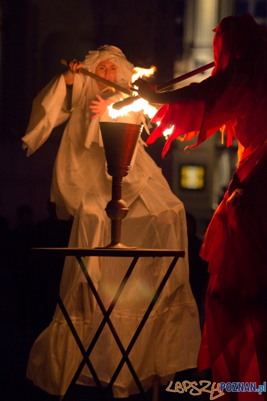 Jesienna Kampania Teatralna - Teatr Ewolucji Cienia - Fin Amor - Stary Rynek 8.09.2011 r. Foto: lepszyPOZNAN.pl / Piotr Rychter Jesienna Kampania Teatralna - Teatr Ewolucji Cienia - Fin Amor - Stary Rynek 8.09.2011 r. Foto: lepszyPOZNAN.pl / Piotr Rychter