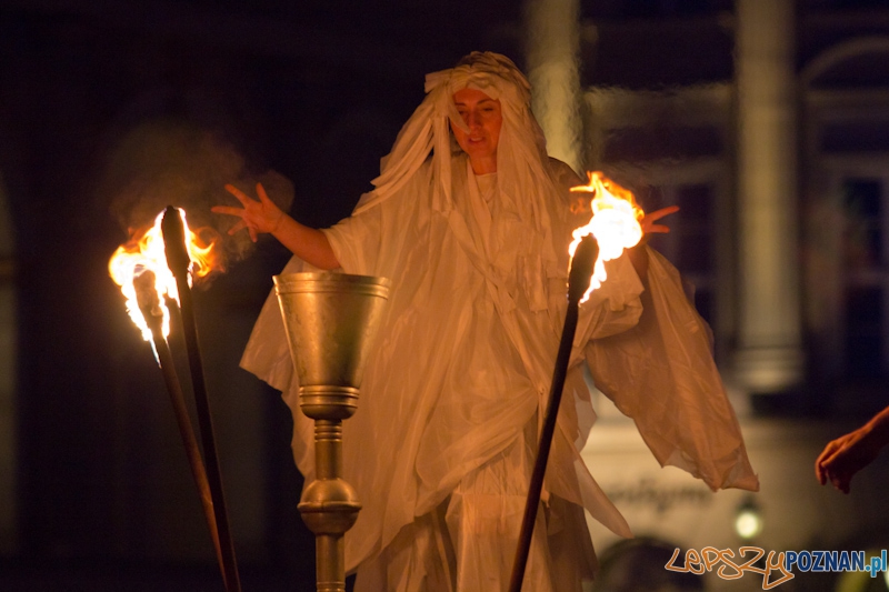 Jesienna Kampania Teatralna - Teatr Ewolucji Cienia - Fin Amor - Stary Rynek 8.09.2011 r. Foto: lepszyPOZNAN.pl / Piotr Rychter Jesienna Kampania Teatralna - Teatr Ewolucji Cienia - Fin Amor - Stary Rynek 8.09.2011 r. Foto: lepszyPOZNAN.pl / Piotr Rychter