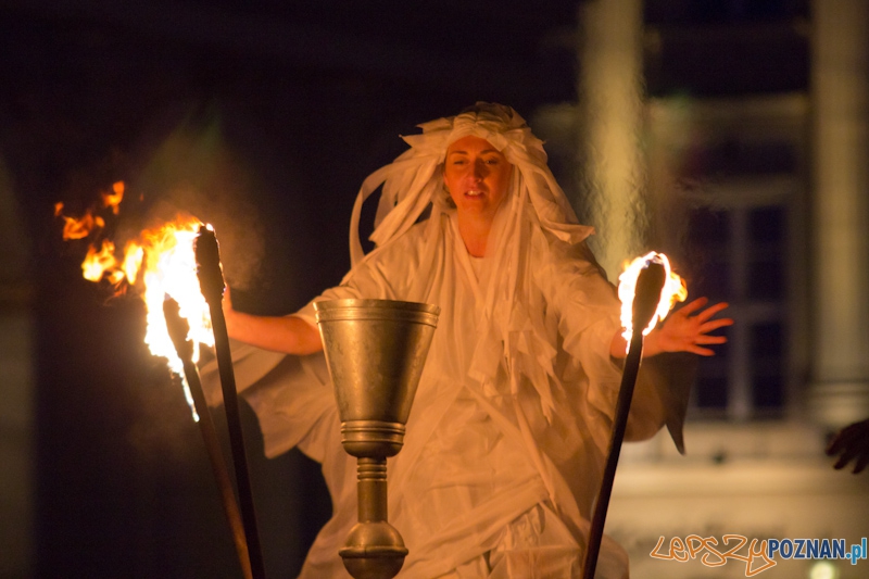 Jesienna Kampania Teatralna - Teatr Ewolucji Cienia - Fin Amor - Stary Rynek 8.09.2011 r. Foto: lepszyPOZNAN.pl / Piotr Rychter Jesienna Kampania Teatralna - Teatr Ewolucji Cienia - Fin Amor - Stary Rynek 8.09.2011 r. Foto: lepszyPOZNAN.pl / Piotr Rychter