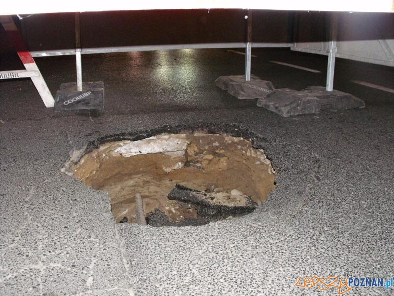 Wyrwa na Głogowskiej Foto: lazarz.pl Wyrwa na Głogowskiej Foto: lazarz.pl