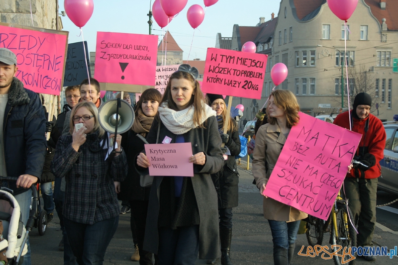 Krytyczna Masa Wózkowa - Poznań - 20.11.2011 r. Foto: Ewelina Gutowska Krytyczna Masa Wózkowa - Poznań - 20.11.2011 r. Foto: Ewelina Gutowska