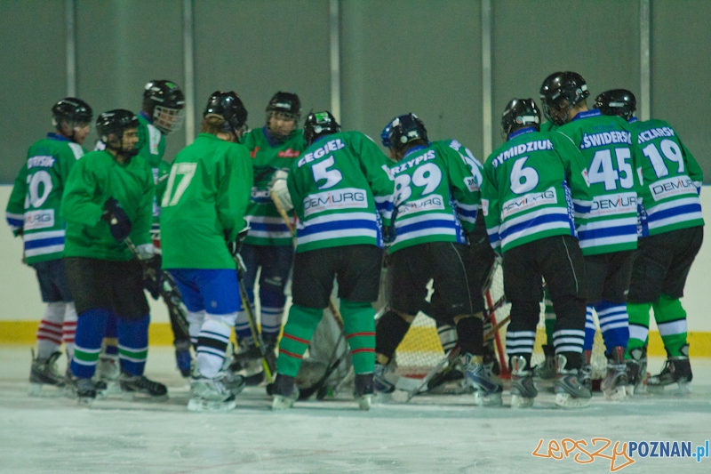 Dzikie Krokodyle Poznań vs. PTH Poznań - Lodowisko Chwiałka 21.11.2011 r. Foto: lepszyPOZNAN.pl / Piotr Rychter Dzikie Krokodyle Poznań vs. PTH Poznań - Lodowisko Chwiałka 21.11.2011 r. Foto: lepszyPOZNAN.pl / Piotr Rychter