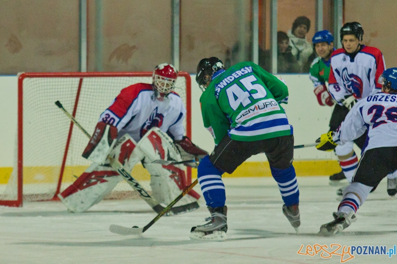 Dzikie Krokodyle Poznań vs. PTH Poznań - Lodowisko Chwiałka 21.11.2011 r. Foto: lepszyPOZNAN.pl / Piotr Rychter Dzikie Krokodyle Poznań vs. PTH Poznań - Lodowisko Chwiałka 21.11.2011 r. Foto: lepszyPOZNAN.pl / Piotr Rychter