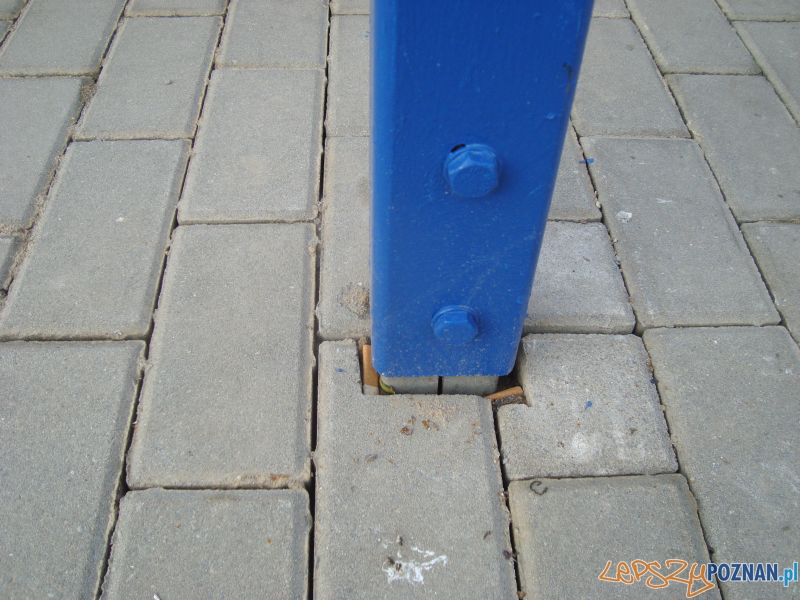 peron 2 szokująca niechlujność Foto: Stowarzyszenie Inwestycja dla Poznania peron 2 szokująca niechlujność Foto: Stowarzyszenie Inwestycja dla Poznania