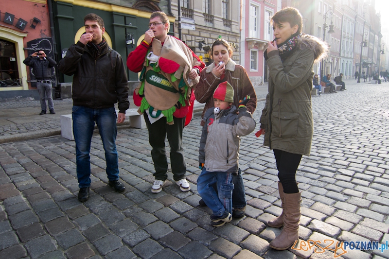 Rozpoczęcie akcji Szlachetna Paczka - Stary Rynek 20.11.2011 r. Foto: lepszyPOZNAN.pl/ Piotr Rychter Rozpoczęcie akcji Szlachetna Paczka - Stary Rynek 20.11.2011 r. Foto: lepszyPOZNAN.pl/ Piotr Rychter