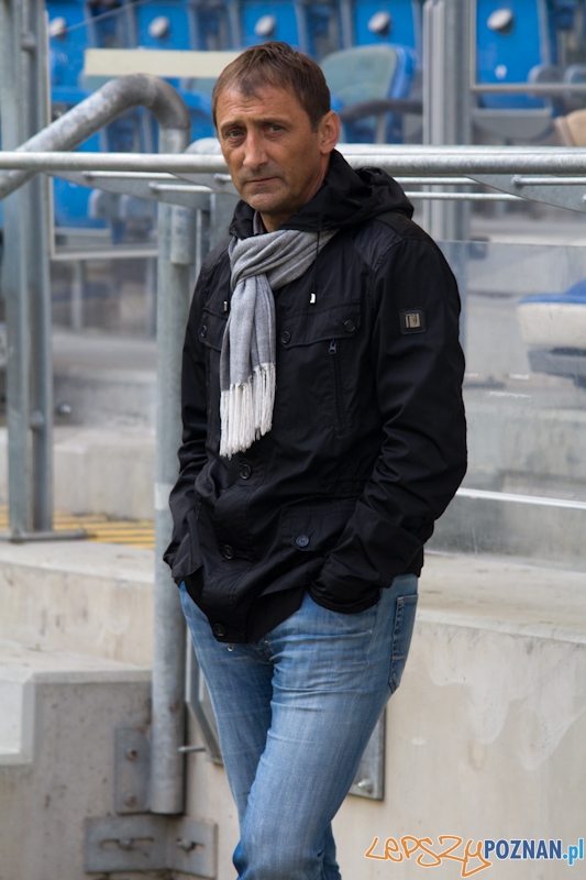 Trener Warty Poznań Jarosław Araszkiewicz - Stadion Miejski 6.11.2011 r. Foto: lepszyPOZNAN.pl / Piotr Rychter Trener Warty Poznań Jarosław Araszkiewicz - Stadion Miejski 6.11.2011 r. Foto: lepszyPOZNAN.pl / Piotr Rychter