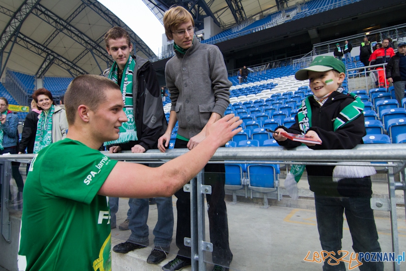 Warta Poznań (Bartosz Bereszyński) - Arka Gdynia - Stadion Miejski 6.11.2011 r. Foto: lepszyPOZNAN.pl / Piotr Rychter Warta Poznań (Bartosz Bereszyński) - Arka Gdynia - Stadion Miejski 6.11.2011 r. Foto: lepszyPOZNAN.pl / Piotr Rychter