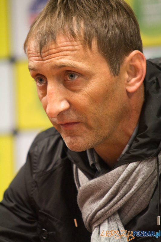 Trener Warty Poznań Jarosław Araszkiewicz - Stadion Miejski 6.11.2011 r. Foto: lepszyPOZNAN.pl / Piotr Rychter Trener Warty Poznań Jarosław Araszkiewicz - Stadion Miejski 6.11.2011 r. Foto: lepszyPOZNAN.pl / Piotr Rychter