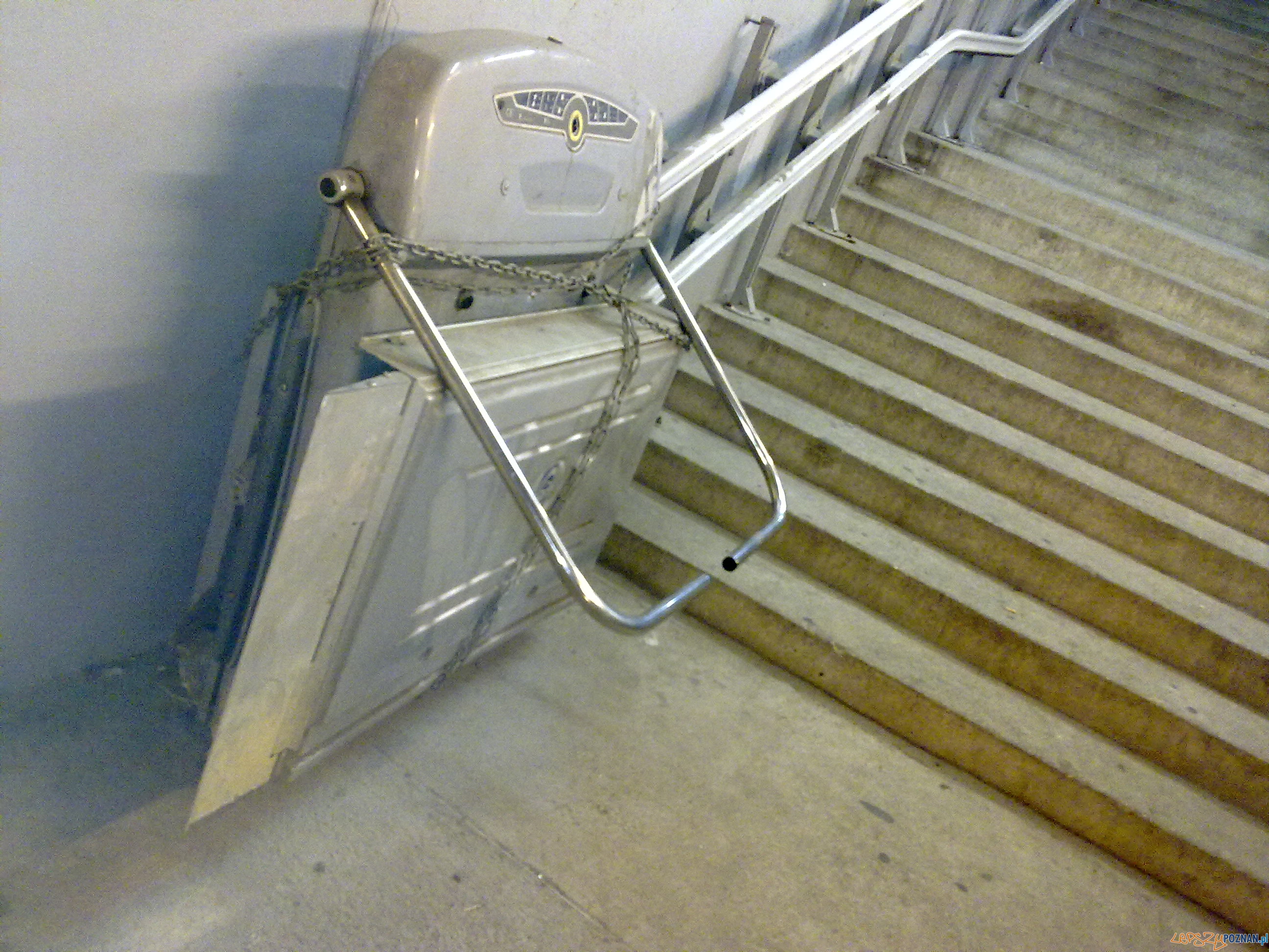 zdewastowana winda na Górczynie Foto: zdewastowana winda na Górczynie Foto: