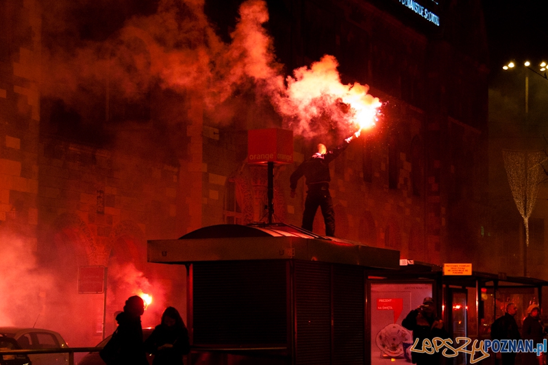 Wiara Lecha oddaje cześć Powstańcom Wielkopolskim - Poznań 27.12.2011 r. Foto: LepszyPOZNAN.pl / Paweł Rychter Wiara Lecha oddaje cześć Powstańcom Wielkopolskim - Poznań 27.12.2011 r. Foto: LepszyPOZNAN.pl / Paweł Rychter