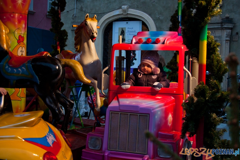 VI Międzynarodowy Festiwal Rzeźby Lodowej w Poznaniu - 10.12.2011 r. Foto: LepszyPOZNAN.pl / Paweł Rychter VI Międzynarodowy Festiwal Rzeźby Lodowej w Poznaniu - 10.12.2011 r. Foto: LepszyPOZNAN.pl / Paweł Rychter