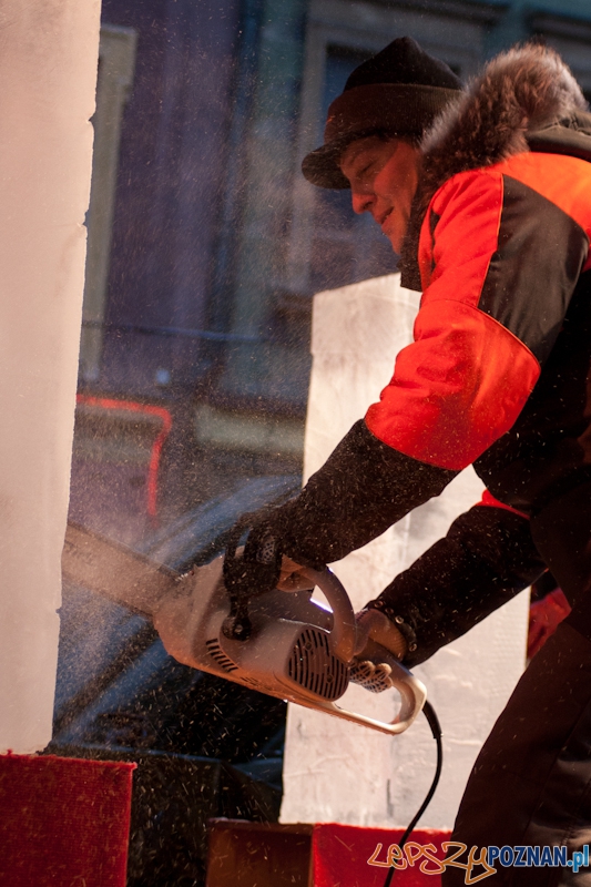 VI Międzynarodowy Festiwal Rzeźby Lodowej w Poznaniu - 10.12.2011 r. Foto: LepszyPOZNAN.pl / Paweł Rychter VI Międzynarodowy Festiwal Rzeźby Lodowej w Poznaniu - 10.12.2011 r. Foto: LepszyPOZNAN.pl / Paweł Rychter