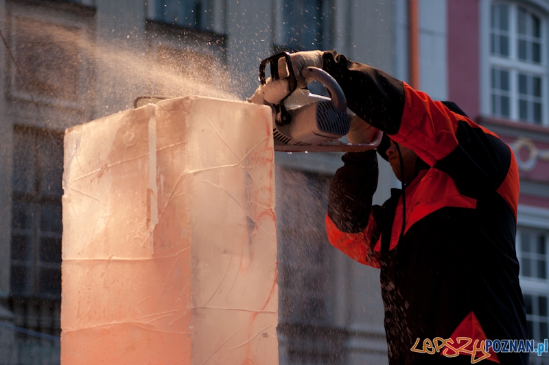 VI Międzynarodowy Festiwal Rzeźby Lodowej w Poznaniu - 10.12.2011 r. Foto: LepszyPOZNAN.pl / Paweł Rychter VI Międzynarodowy Festiwal Rzeźby Lodowej w Poznaniu - 10.12.2011 r. Foto: LepszyPOZNAN.pl / Paweł Rychter