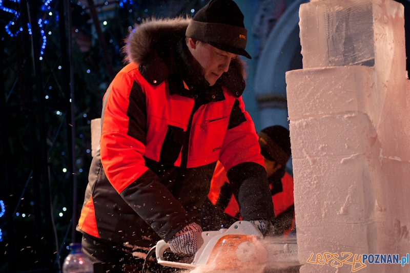 VI Międzynarodowy Festiwal Rzeźby Lodowej w Poznaniu - 10.12.2011 r. Foto: LepszyPOZNAN.pl / Paweł Rychter VI Międzynarodowy Festiwal Rzeźby Lodowej w Poznaniu - 10.12.2011 r. Foto: LepszyPOZNAN.pl / Paweł Rychter