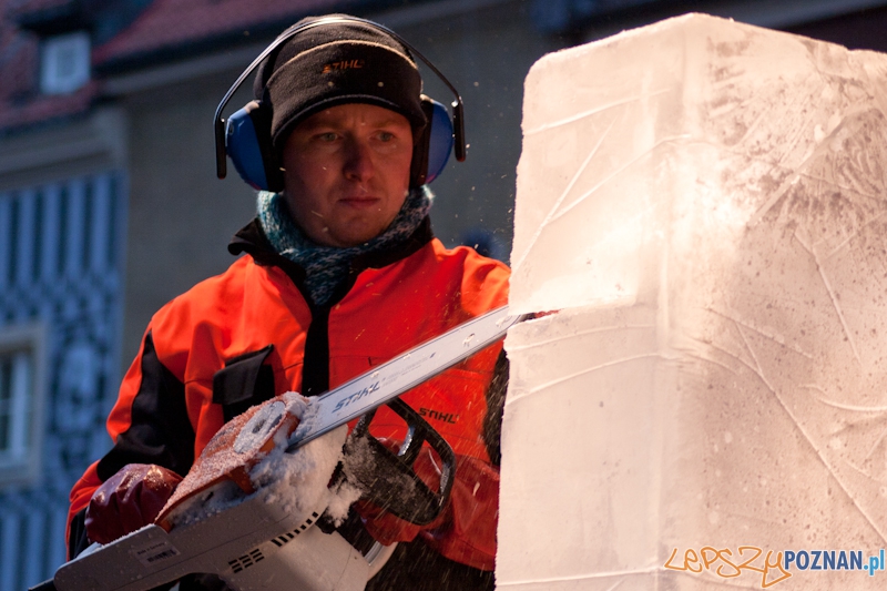 VI Międzynarodowy Festiwal Rzeźby Lodowej w Poznaniu - 10.12.2011 r. Foto: LepszyPOZNAN.pl / Paweł Rychter VI Międzynarodowy Festiwal Rzeźby Lodowej w Poznaniu - 10.12.2011 r. Foto: LepszyPOZNAN.pl / Paweł Rychter