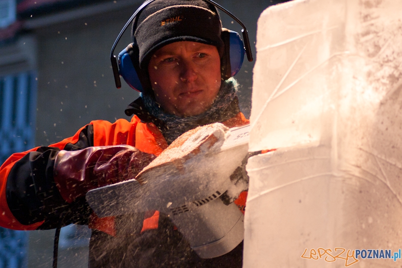 VI Międzynarodowy Festiwal Rzeźby Lodowej w Poznaniu - 10.12.2011 r. Foto: LepszyPOZNAN.pl / Paweł Rychter VI Międzynarodowy Festiwal Rzeźby Lodowej w Poznaniu - 10.12.2011 r. Foto: LepszyPOZNAN.pl / Paweł Rychter
