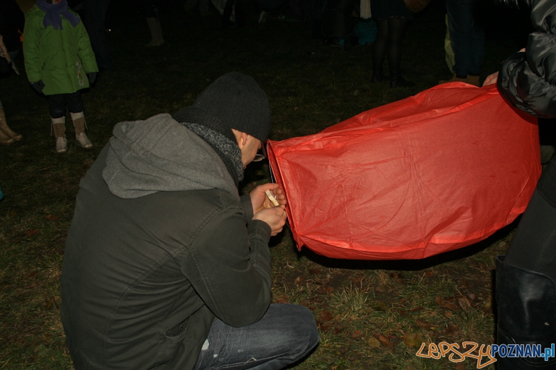 Lampiony Wolności nad Wartą - Poznań 10.12.2011 r. Foto: Ewelina Gutowska Lampiony Wolności nad Wartą - Poznań 10.12.2011 r. Foto: Ewelina Gutowska