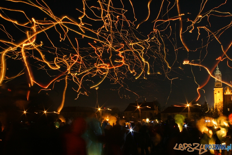 Lampiony Wolności nad Wartą - Poznań 10.12.2011 r. Foto: Ewelina Gutowska Lampiony Wolności nad Wartą - Poznań 10.12.2011 r. Foto: Ewelina Gutowska